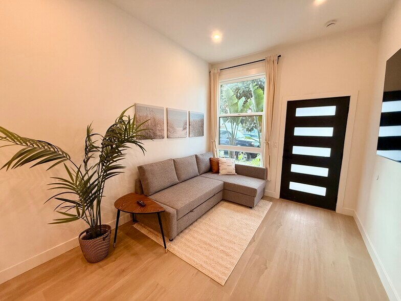 More Photos Of 2175-2177 Bacon St, San Diego Apartments For Sale