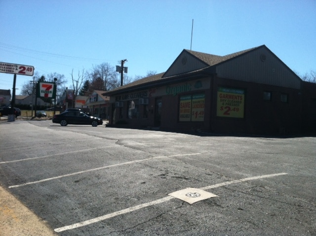 More Photos Of 112 Ryders Ln, Milltown Freestanding For Lease