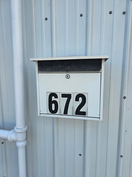More Photos Of 672 Ahua St, Honolulu Warehouse For Lease