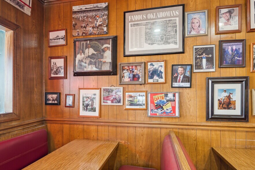 More Photos Of 319 E Illinois Ave, Vinita Restaurant For Sale