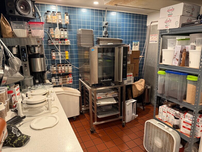 More Photos Of 127 Dotson Dr, Ames Restaurant For Lease