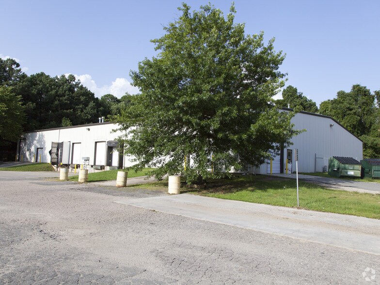 More Photos Of 6512 Chapel Hill Rd, Raleigh Warehouse For Lease