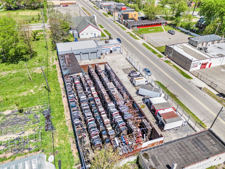 More Photos Of 20041 John R St, Detroit Service For Sale