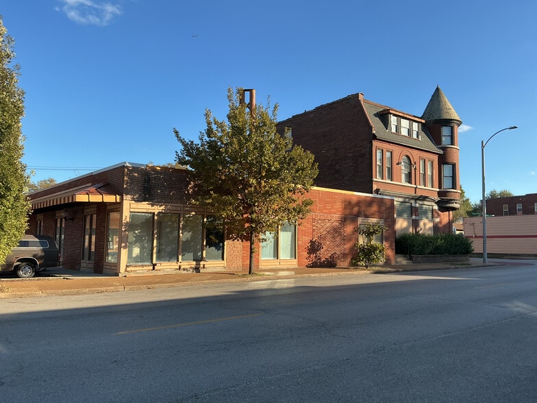 More Photos Of 3186-3196 Morgan Ford, St, Saint Louis Freestanding For Sale