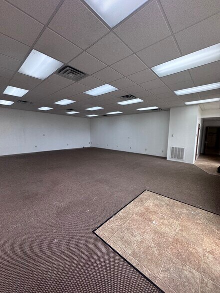 More Photos Of 2707 Wilmington Pike, Kettering Storefront Retail Office For Lease