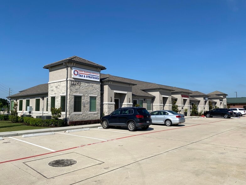 More Photos Of 12239 Queenston Blvd, Houston Medical For Sale