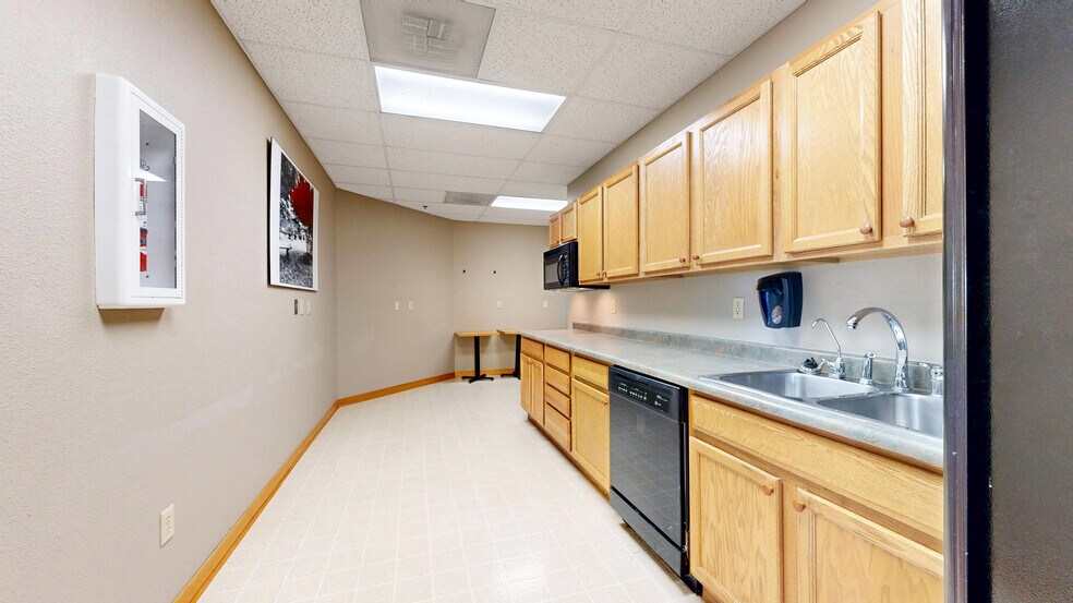 More Photos Of 2695 W Eisenhower Blvd, Loveland Office For Lease