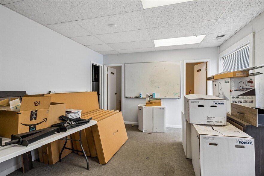 More Photos Of 1109 W Littleton Blvd, Littleton Office For Sale