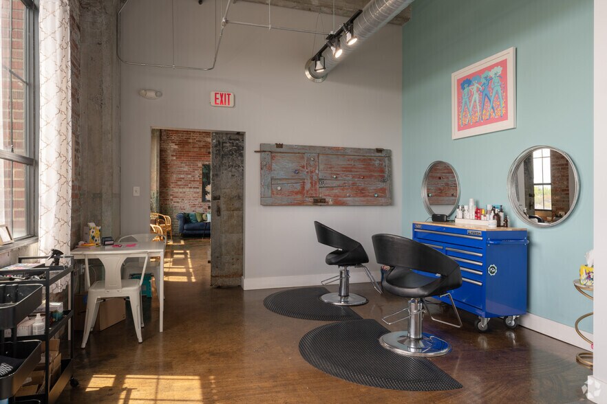 More Photos Of 166 Chandler St, Buffalo Apartments For Lease