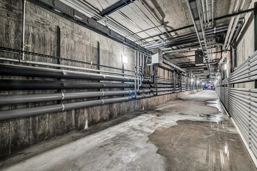 More Photos Of 202 1st St S, Kalona Manufacturing For Sale
