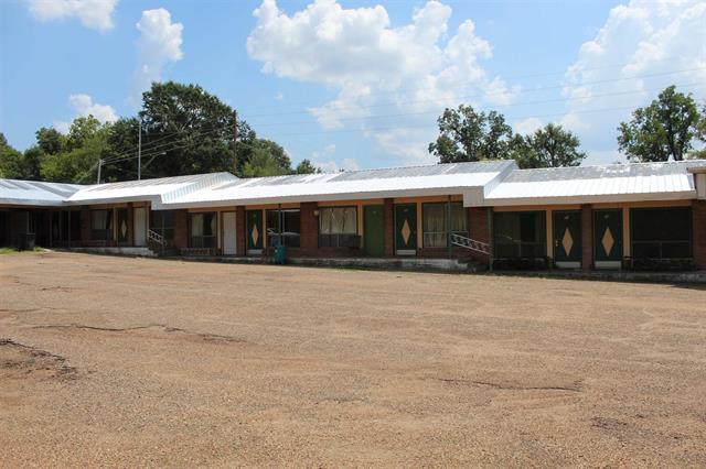 More Photos Of 819 W 7th St, Texarkana Hotel For Sale