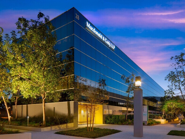 More Photos Of 2 Executive Cir, Irvine Unknown For Lease