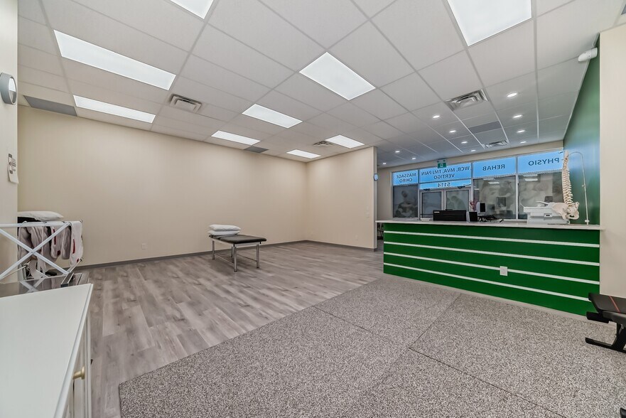 More Photos Of 2255 32 St NE, Calgary Storefront Retail Office For Lease