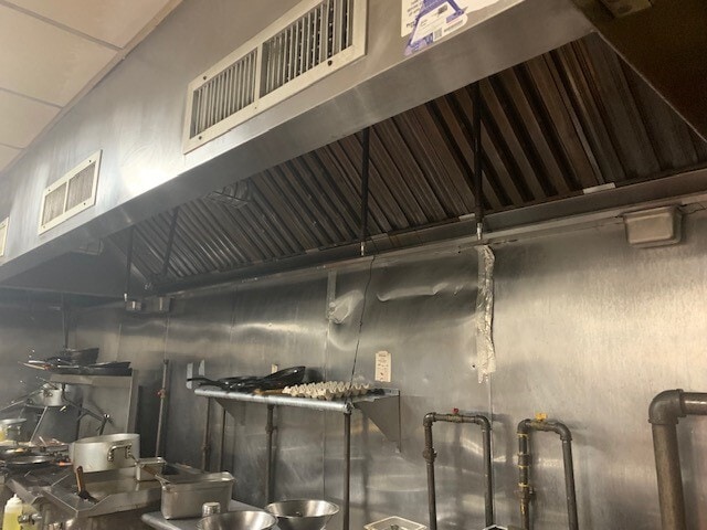 More Photos Of 170 Smith St, Brooklyn Storefront Retail Residential For Lease