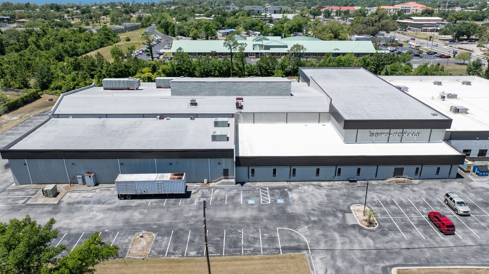 More Photos Of 501 W 11th St, Panama City Light Manufacturing For Lease