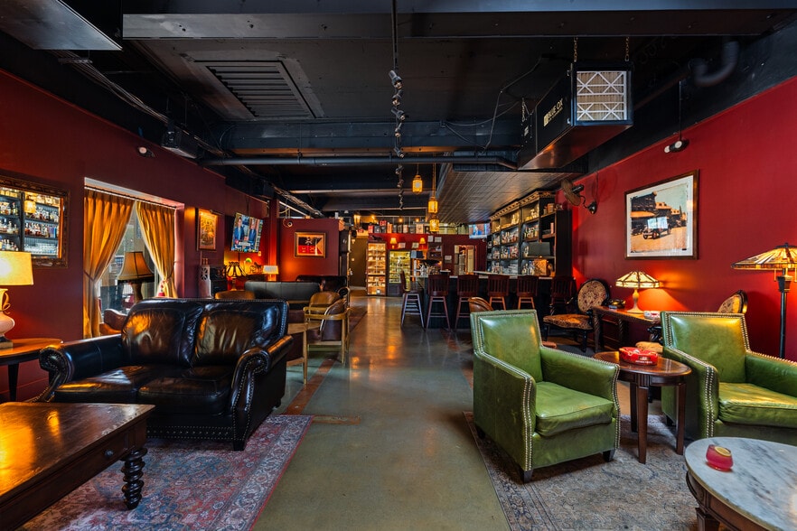 More Photos Of 81 Coxe Ave, Asheville Storefront Retail Office For Lease