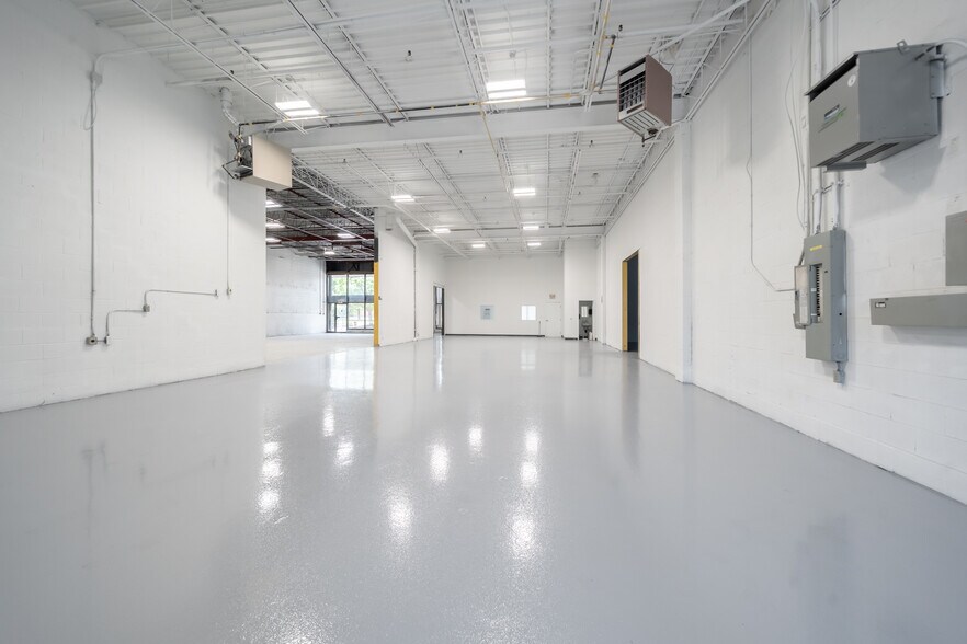 More Photos Of 50-70 Novopharm Ct, Toronto Warehouse For Sale