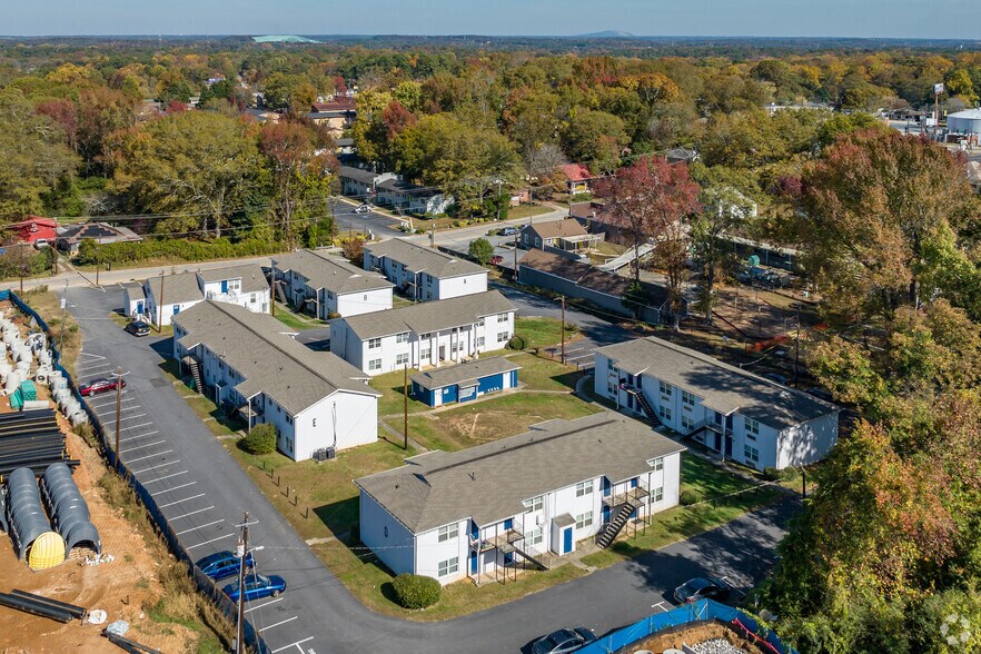 More Photos Of 969 Forest Ave, Forest Park Apartments For Sale