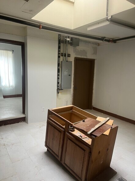 More Photos Of 3051 Adeline St, Berkeley Freestanding For Lease