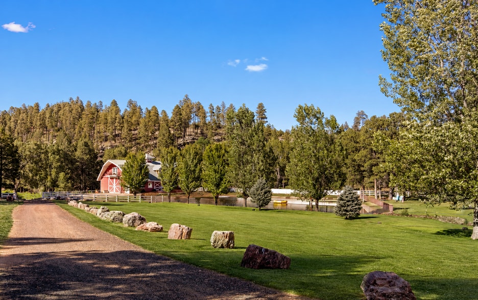 More Photos Of 1613 Black Canyon Rd, Heber Lodge Meeting Hall For Sale