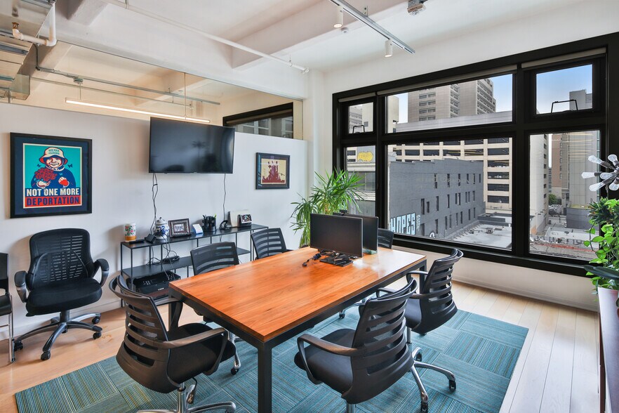More Photos Of 353 S Broadway, Los Angeles Office For Sale