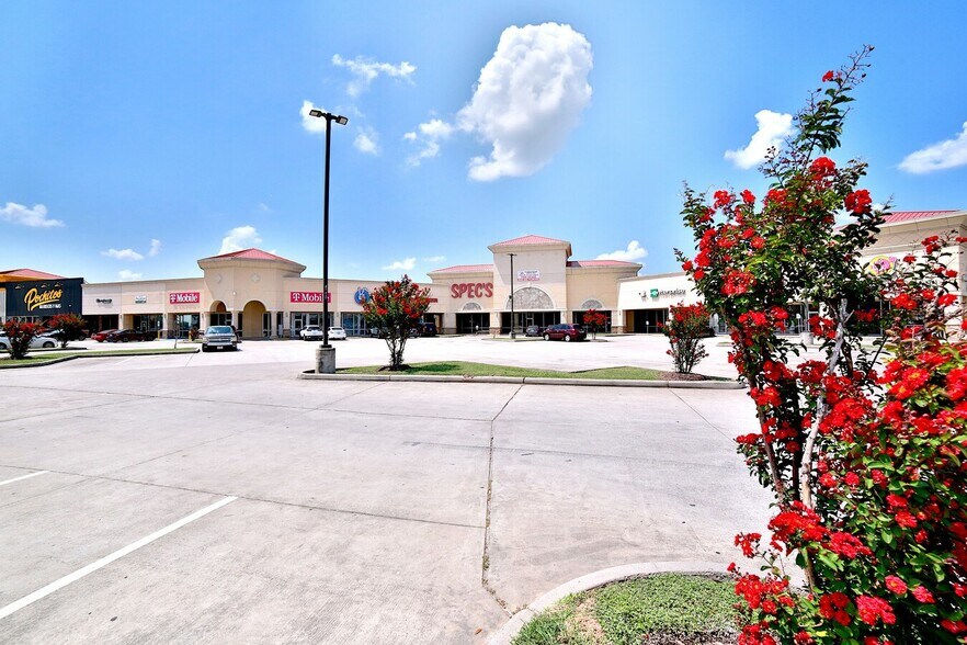More Photos Of 11130 Gulf Fwy, Houston Storefront Retail Office For Lease