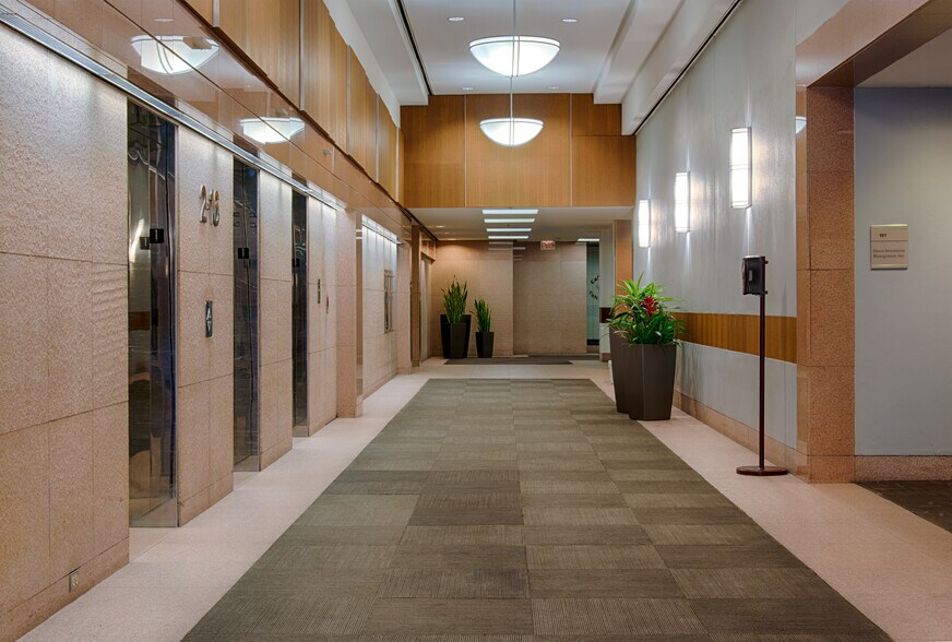 More Photos Of 307 W 7th St, Fort Worth Office For Lease