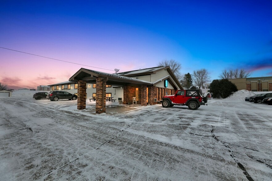 More Photos Of 2454 College Way, Fergus Falls Hotel For Sale