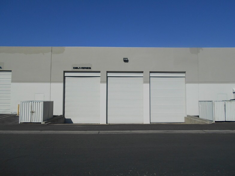 More Photos Of 1060-1072 N Kraemer Pl, Anaheim Manufacturing For Lease