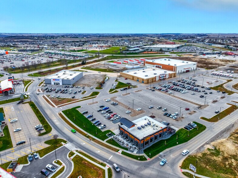 More Photos Of 4515 Westdale Pkwy SW, Cedar Rapids Restaurant For Sale