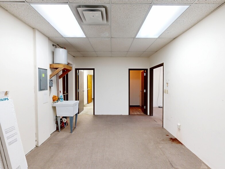 More Photos Of 2051-2063 W 8th St, Erie Storefront Retail Office For Lease