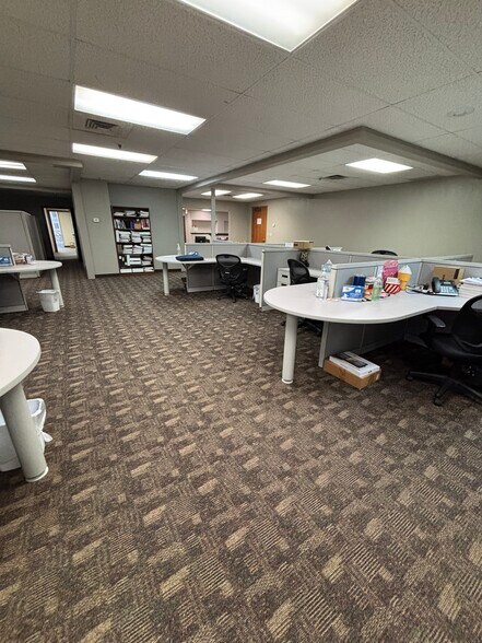 More Photos Of 456 Fulton St, Peoria Office For Sale