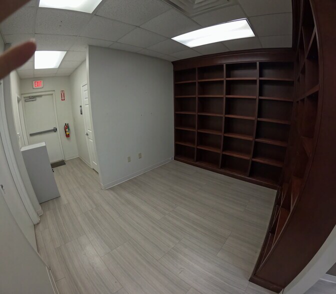 More Photos Of 11870 Cranston Dr, Arlington Office For Lease