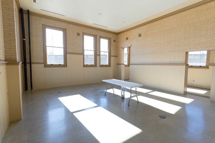 More Photos Of 901 Hay St, Pittsburgh General Retail For Lease