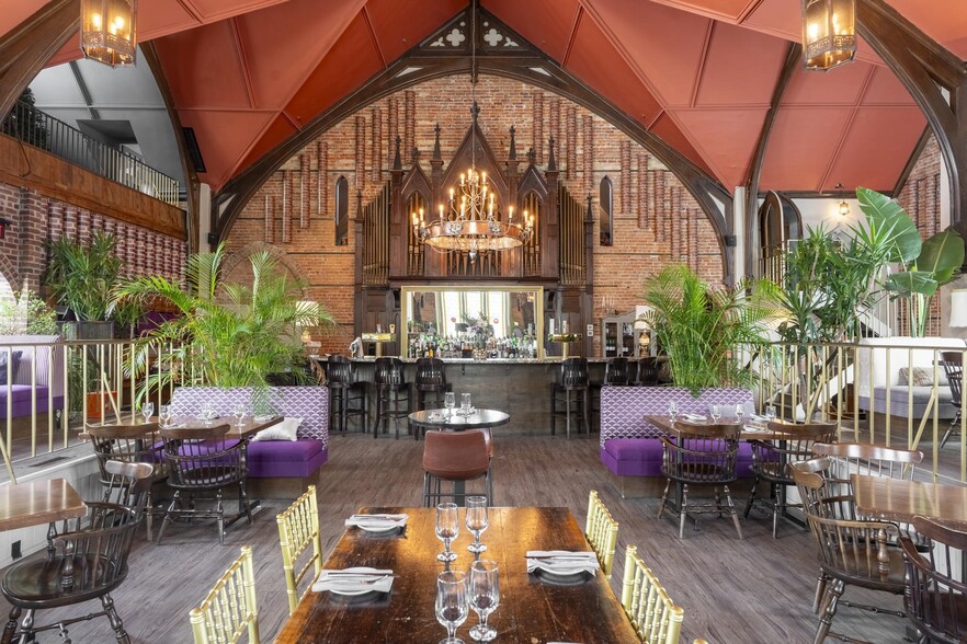 More Photos Of 95 Waterloo St N, Stratford Restaurant For Sale