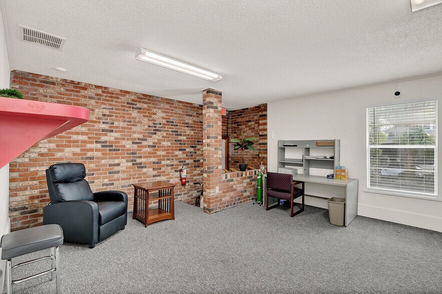 More Photos Of 1400 E Robinson St, Orlando Medical For Sale