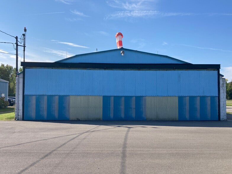 More Photos Of 6765 Heltz Rd, Lake View Airplane Hangar For Sale