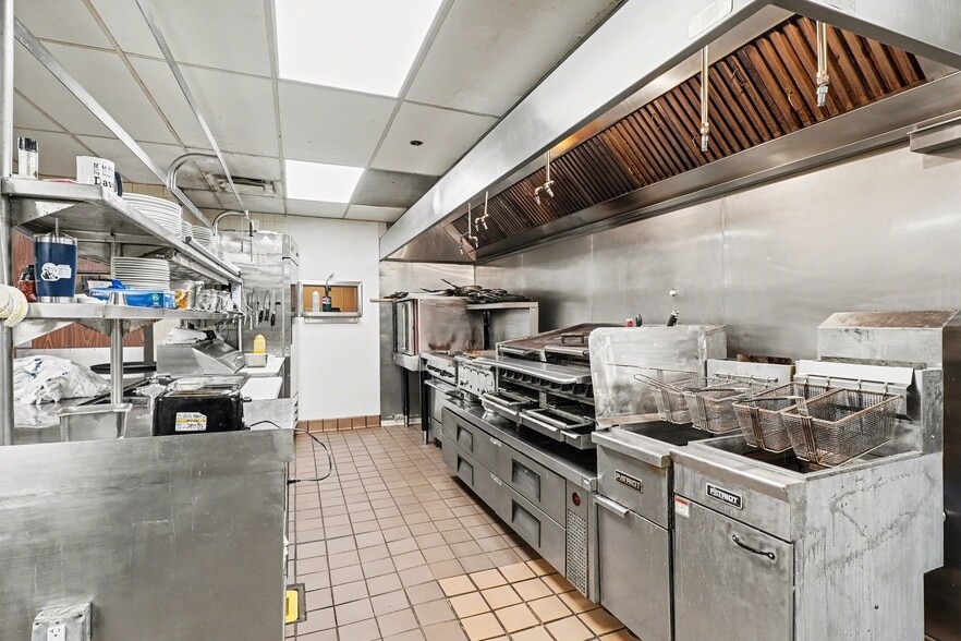 More Photos Of 1222 N US 23, East Tawas Restaurant For Sale
