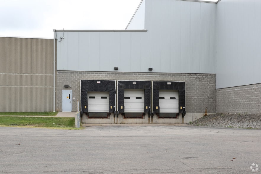 More Photos Of 2921 Brighton Henrietta Town L Rd, Rochester Warehouse For Lease