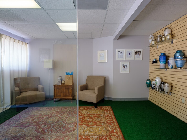 More Photos Of 2229 Whitfield Park Dr, Sarasota Warehouse For Sale