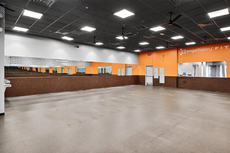 More Photos Of 682-688 Paul Huff Pky, Cleveland Freestanding For Lease