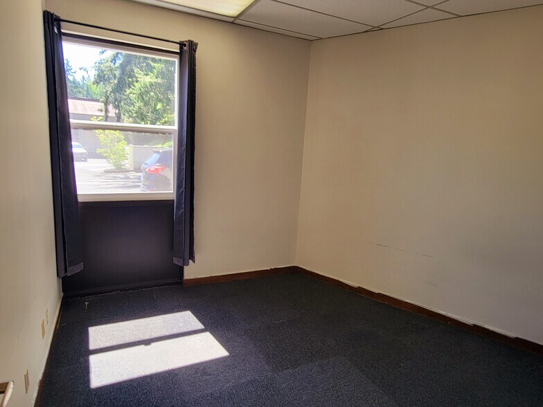 More Photos Of 32717-32925 1st Ave S, Federal Way Unknown For Lease