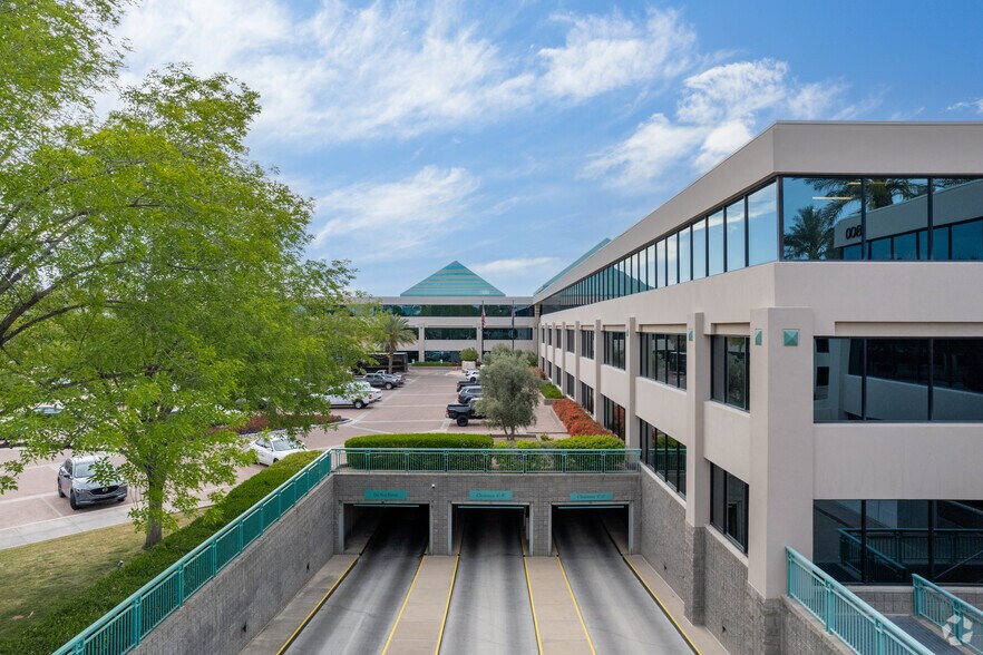 More Photos Of 8800 N Gainey Center Dr, Scottsdale Office For Lease