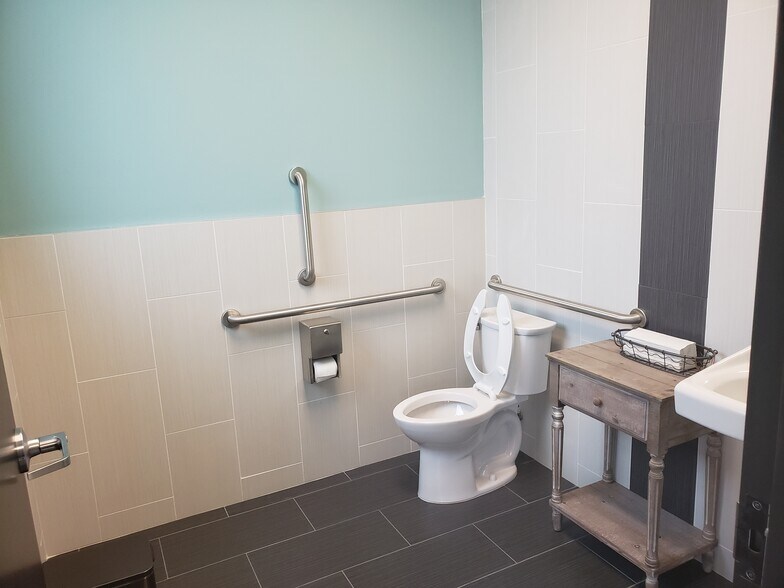 More Photos Of 2540 Park Dr, Nashville Office Residential For Lease