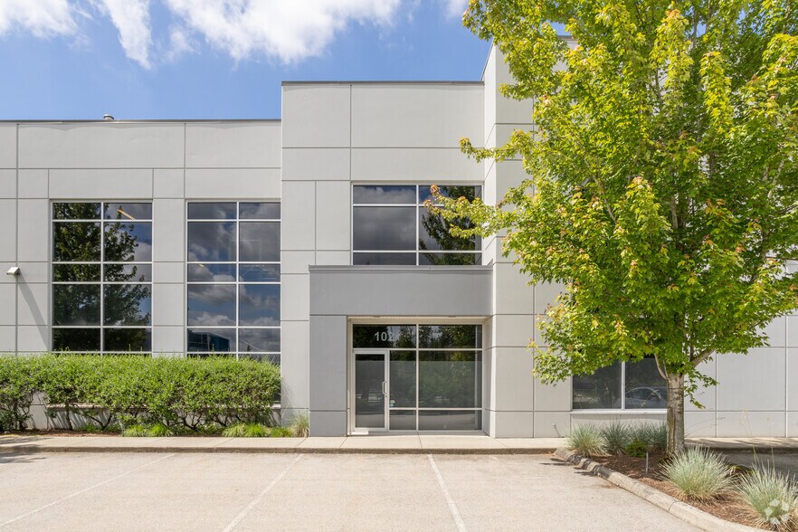 More Photos Of 2567 192nd St, Surrey Warehouse For Lease