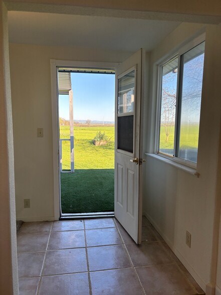 More Photos Of 3027 W Wise Rd, Lincoln Land For Sale