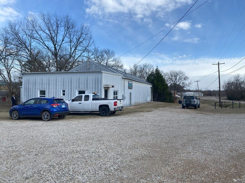 Primary Photo Of 400 Boren Blvd, Seminole Service For Lease