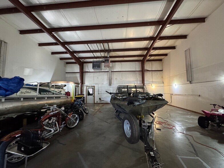 More Photos Of 105 N Chestnut St, Belton Unknown For Lease