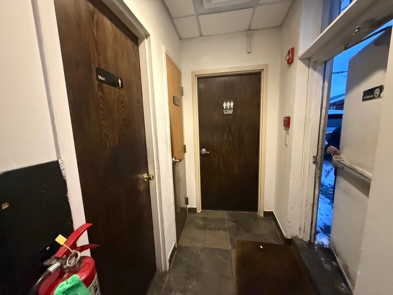 More Photos Of 243 Main St, Fort Lee Storefront For Lease