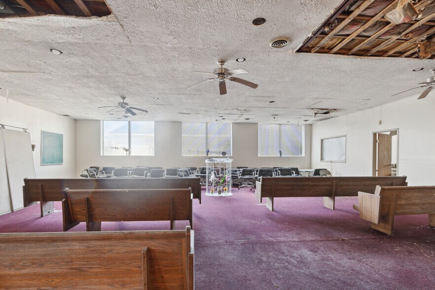 More Photos Of 13030 Puritan St, Detroit Office For Sale